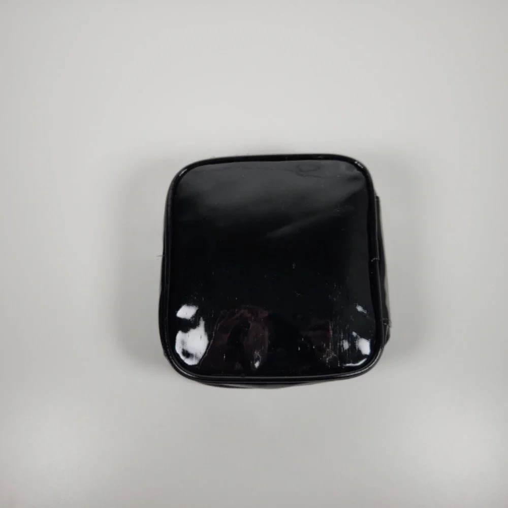 Peripera Makeup Case w/ Mari Kim Graphic Art, Korean 